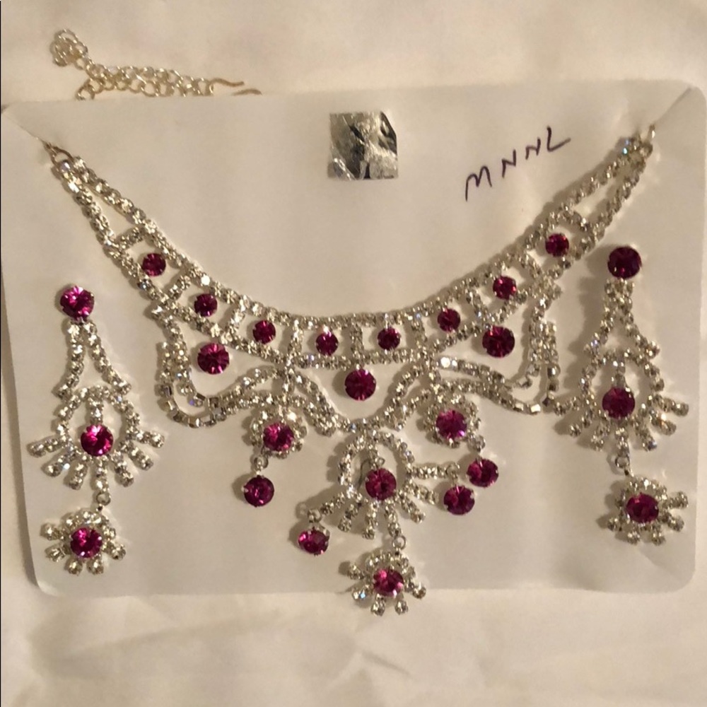 New Necklace with earrings - Picture 3 of 7
